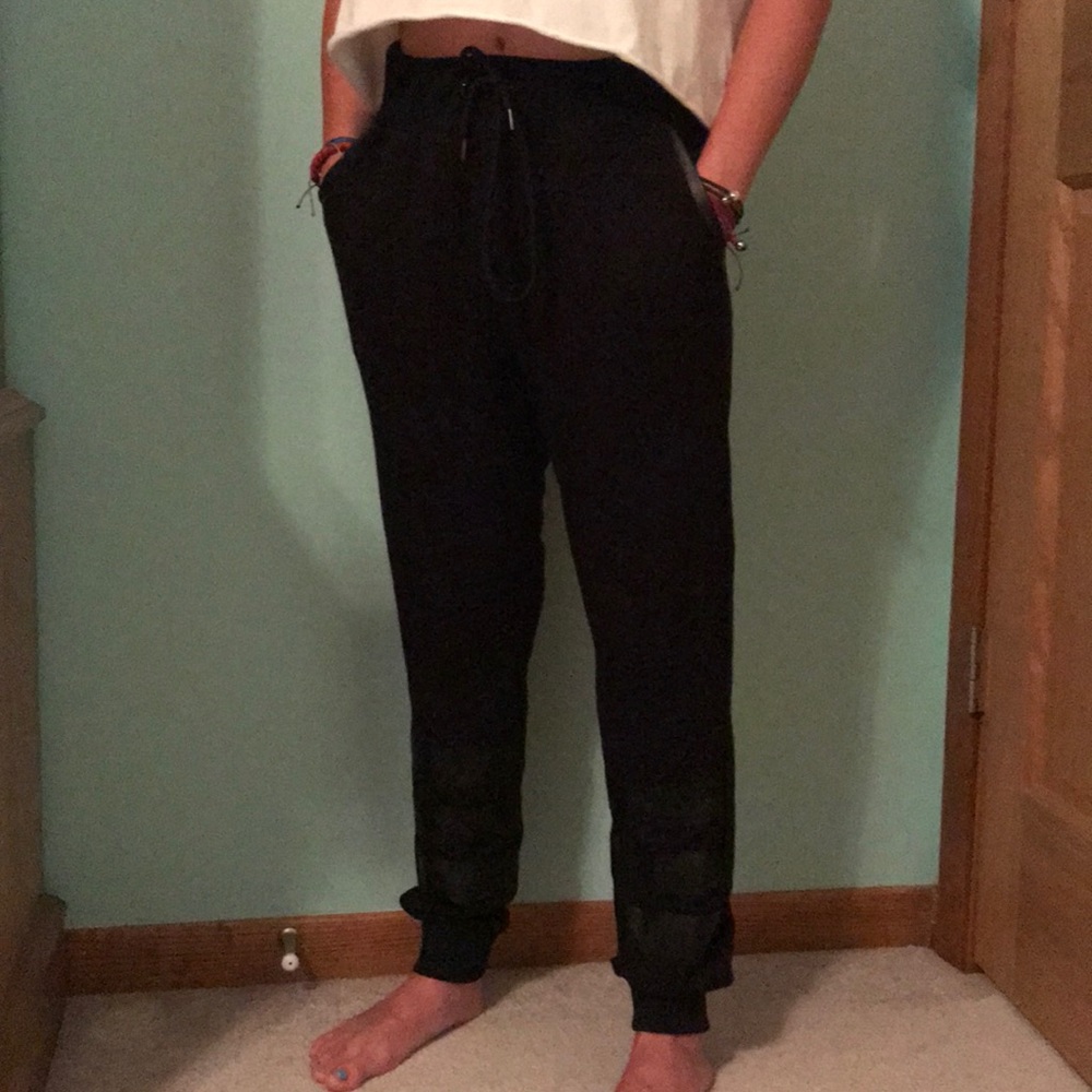 BLACK JOGGERS
